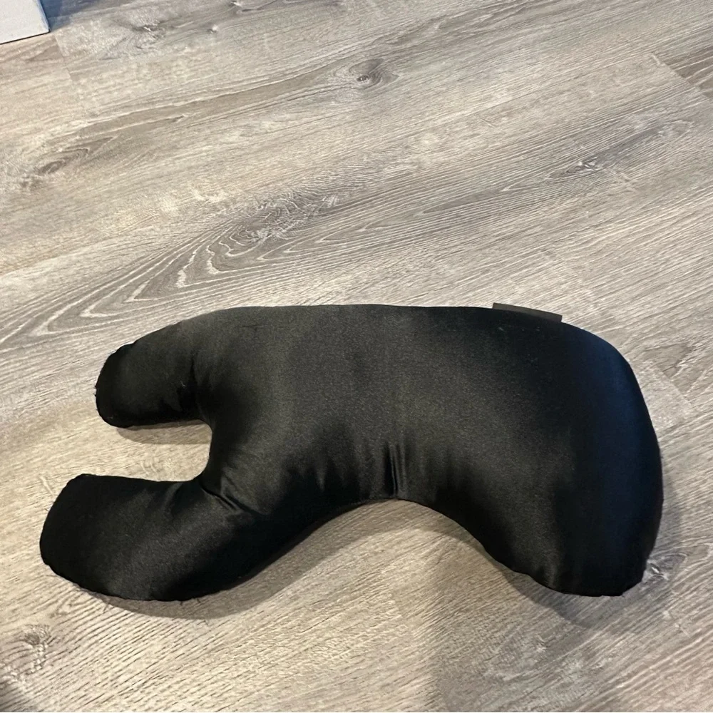 Nurse jamie black pillow